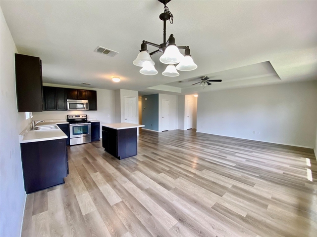 108 King Elder Ln - Photo 1