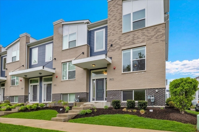 29w710 Cambridge Court - Photo 1