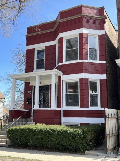 7031 S Laflin Street - Photo 1