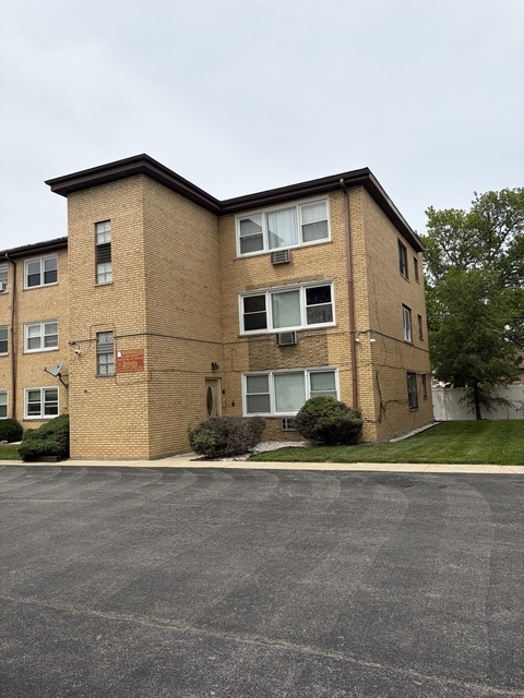 10739 S Pulaski Road - Photo 1
