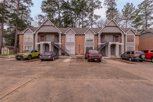 2402 Sycamore Avenue - Photo 1