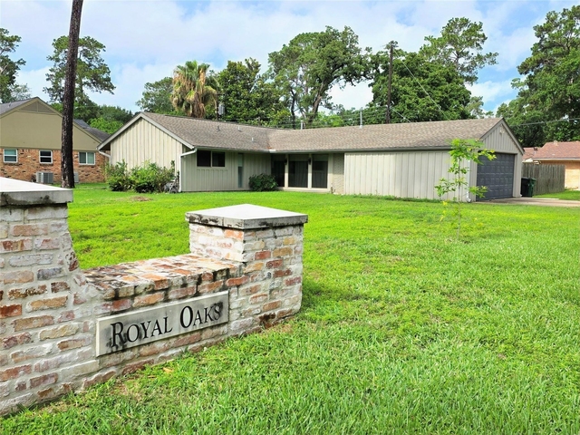 1763 Maux Drive - Photo 1