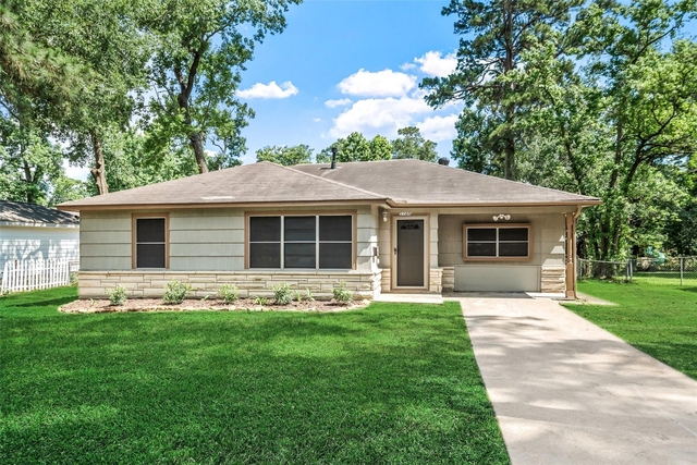 1105 Thomas Avenue - Photo 1