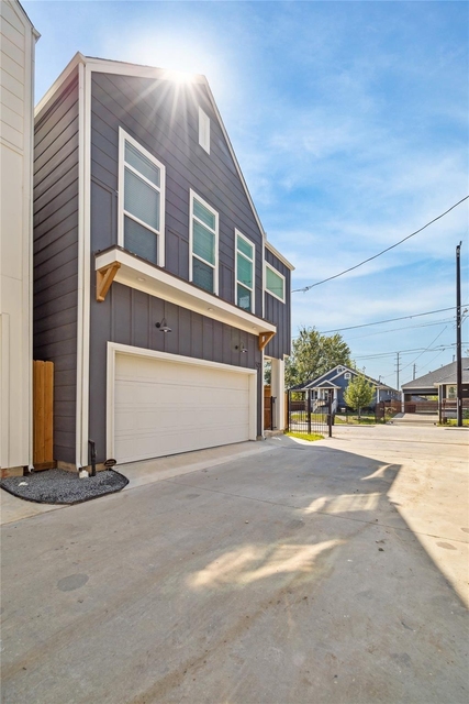 5237 Hillman Street - Photo 1