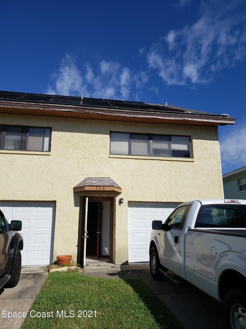 206 Pierce Avenue - Photo 1