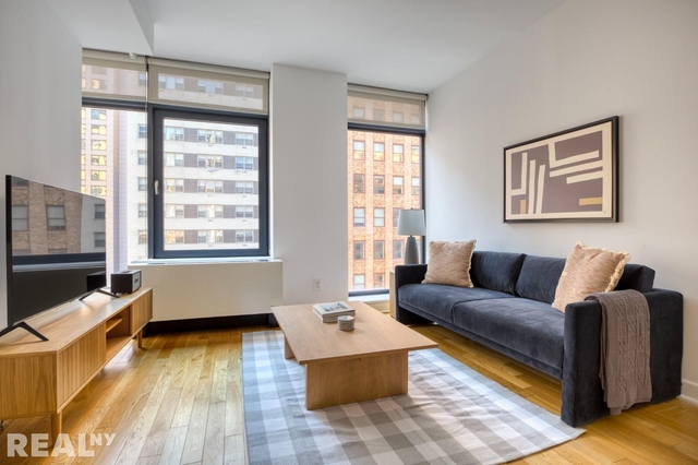 49 East 34th Street - Photo 1
