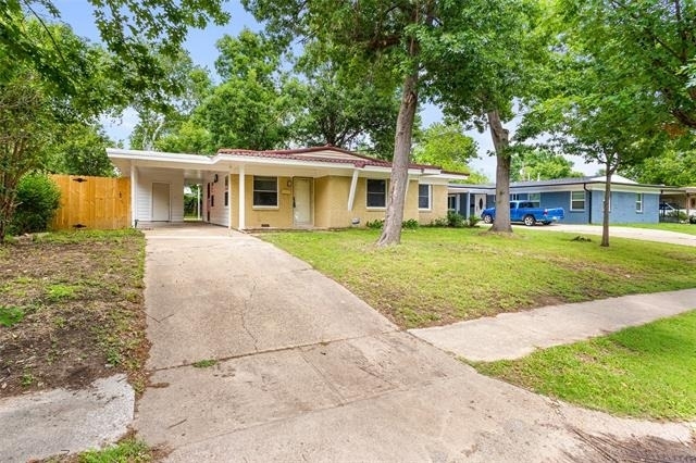 1513 Park Place - Photo 1