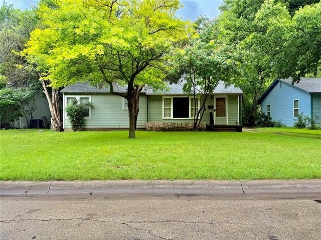 1009 Denton Street - Photo 1