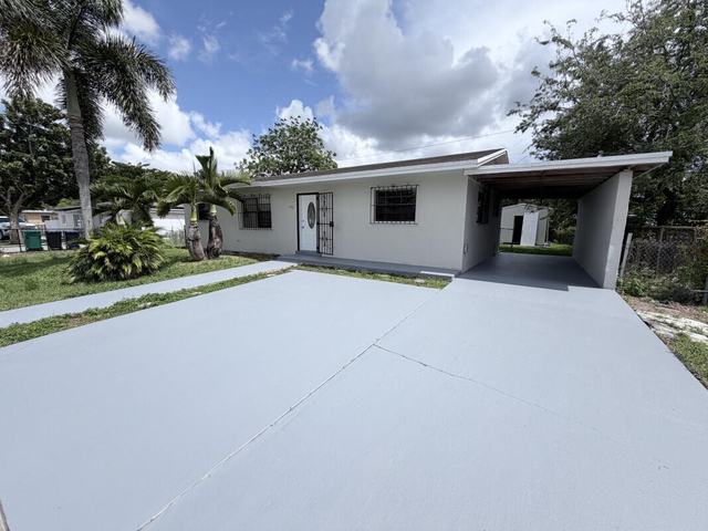 639 Sw 3rd Terrace - Photo 1
