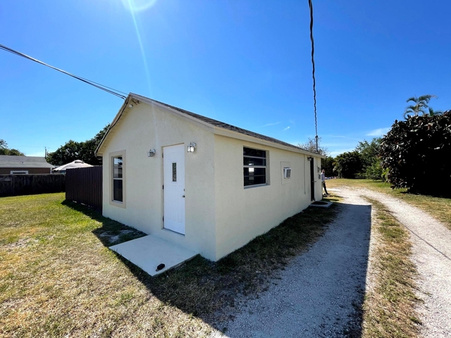 3901 Lakewood Road - Photo 1