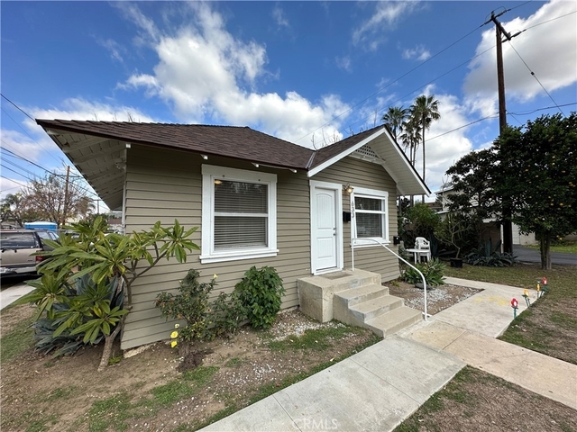 633 W Maple Avenue - Photo 1