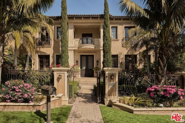 614 N Palm Drive - Photo 1