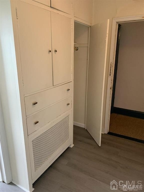 76 S Adelaide Avenue - Photo 1