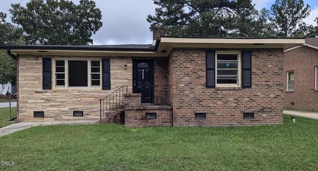 1200 E Holly Street - Photo 1