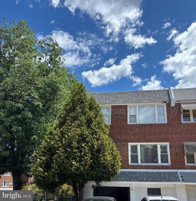201 Lockart Terrace - Photo 1