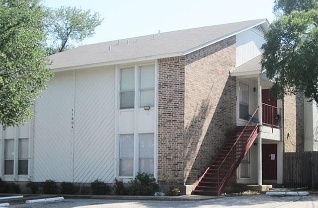 11904 Alpheus Ave - Photo 1
