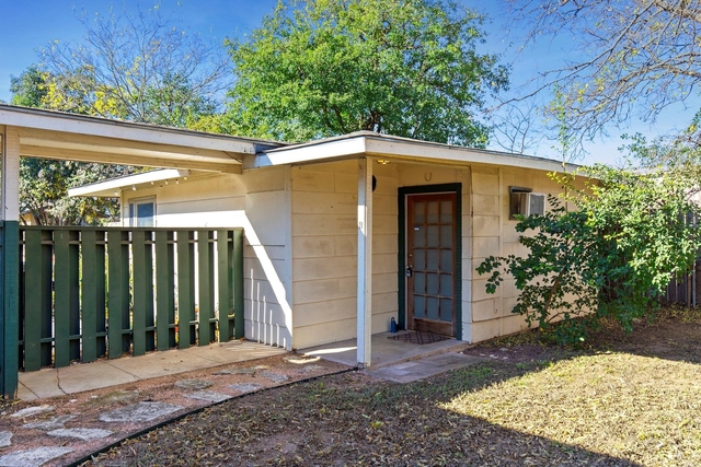 7808 Watson St - Photo 1