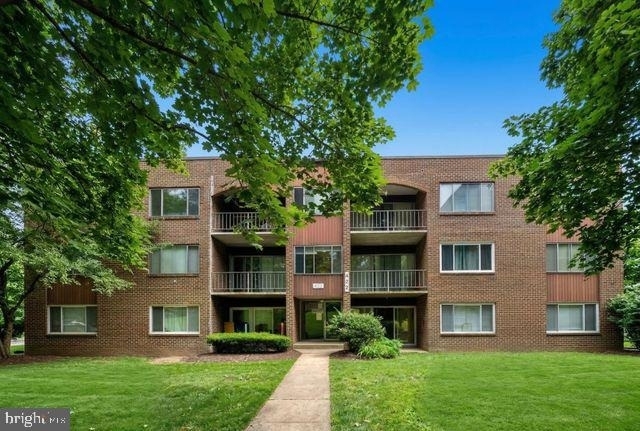 422 Girard Street - Photo 1