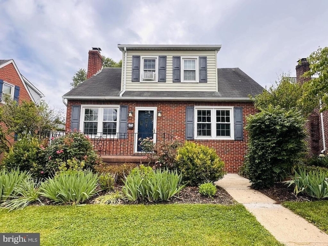 110 W 14th Street - Photo 1