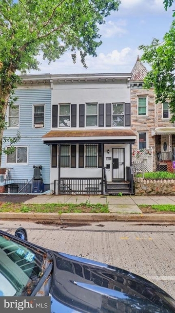 1028 Kenyon Street Nw - Photo 1