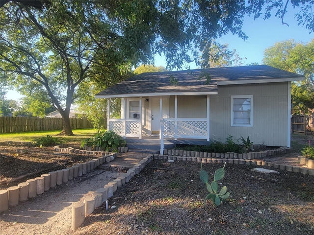 2526 3rd 1/2 Avenue N - Photo 1