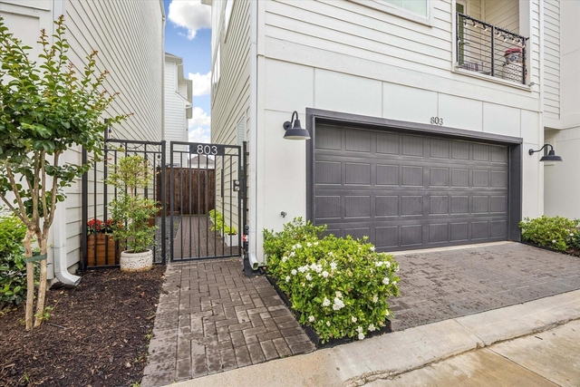803 Sienna Palm Lane - Photo 1