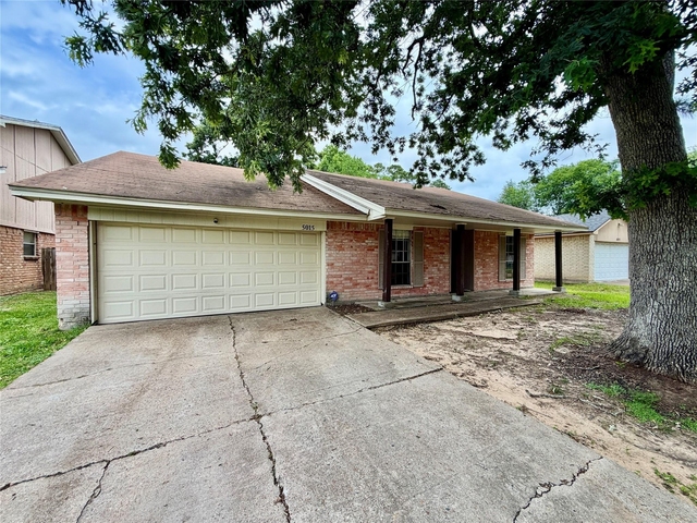 5015 Glendower Drive - Photo 1