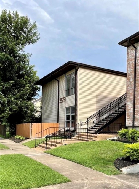 2515 Shakespeare Street - Photo 1