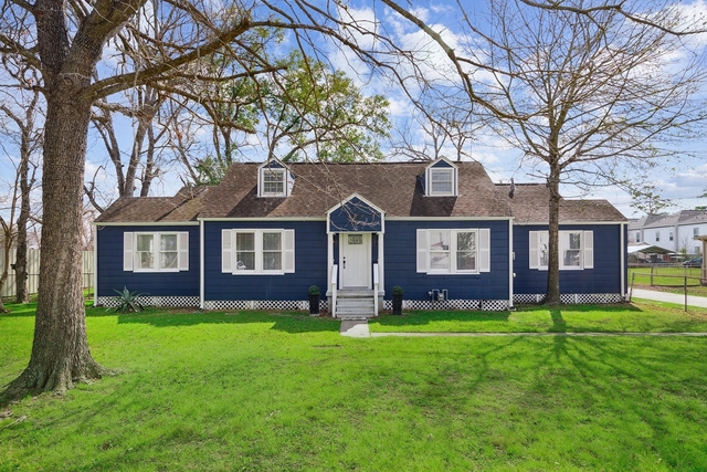801 Woodcrest Drive - Photo 1