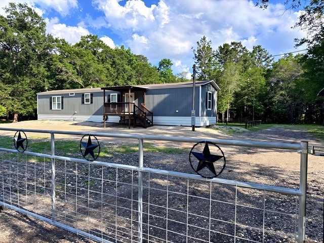 25 County Road 3893 W - Photo 1
