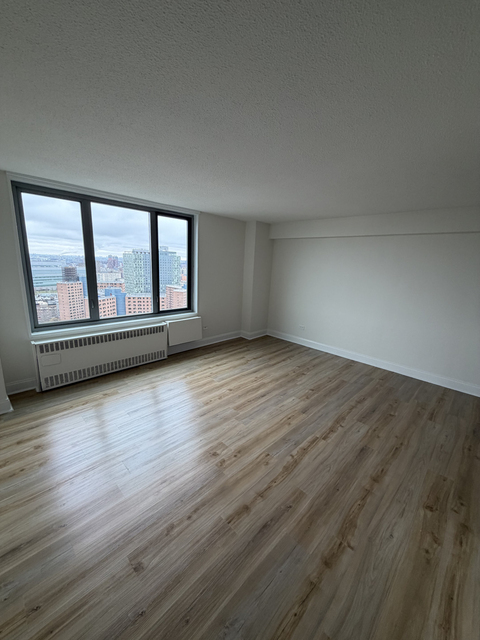 3333 Broadway - Photo 1