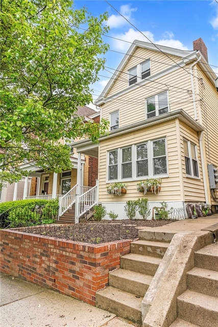 419 Hastings St - Photo 1