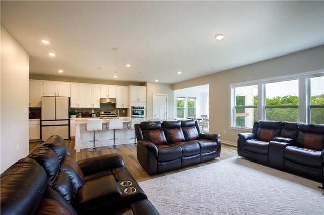 109 Mesa Dr - Photo 1