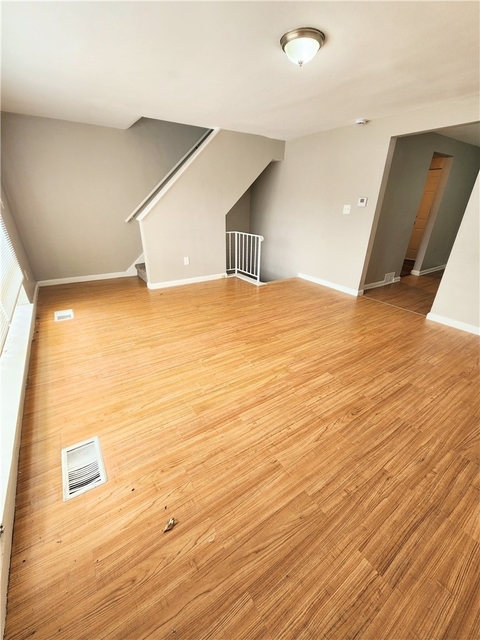 459 Idlewood Rd - Photo 1
