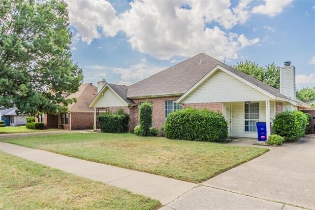 2709 Brittany Drive - Photo 1