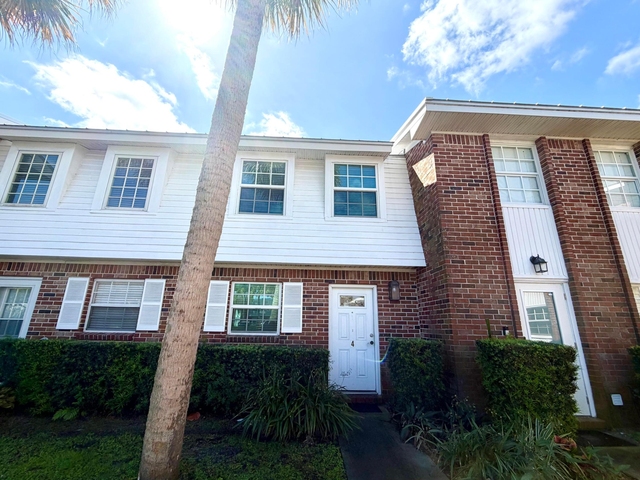 413 N Cypress Drive - Photo 1