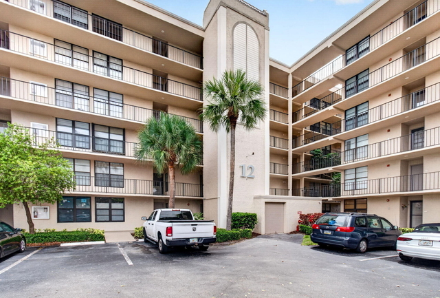 12 Royal Palm Way - Photo 1
