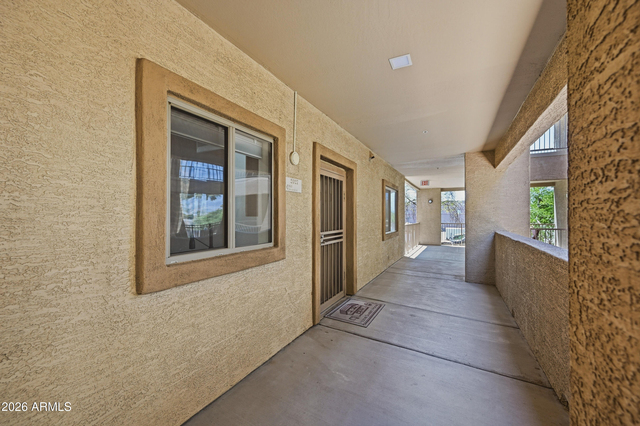 920 E Devonshire Avenue - Photo 1