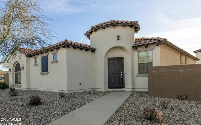 2936 N Augustine -- - Photo 1