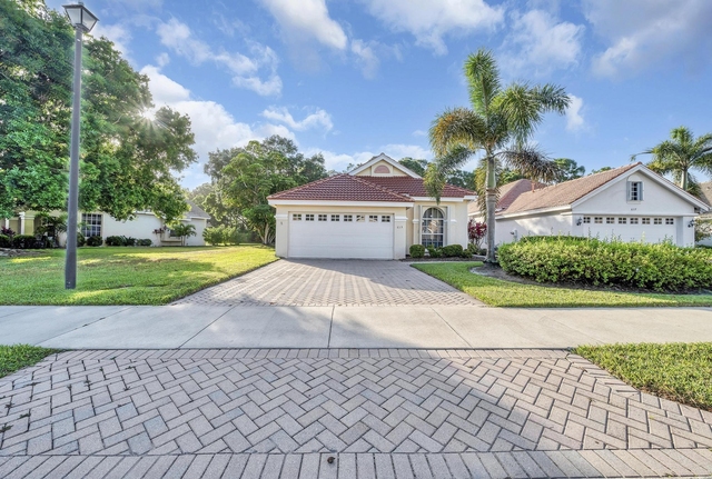 615 Sw St Thomas Cove - Photo 1