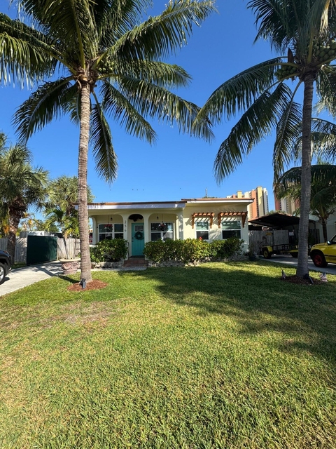 256 E 24th Street - Photo 1