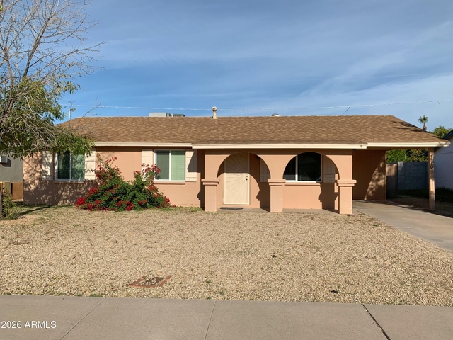 3510 E Ludlow Drive - Photo 1