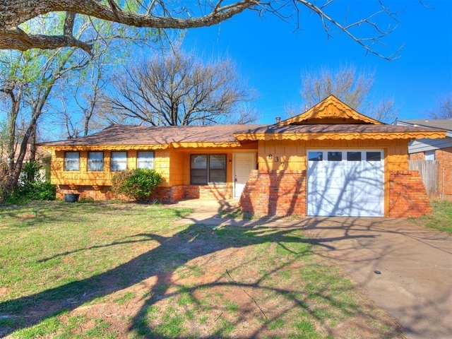 837 Briarlane Road - Photo 1