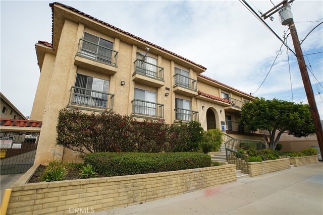 4015 W 137th Street - Photo 1