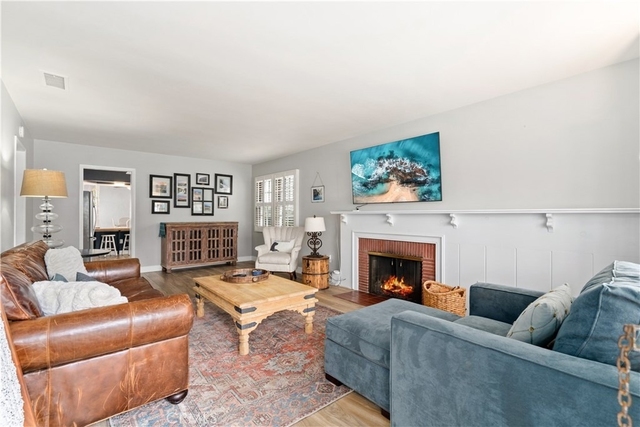 714 Heliotrope - Photo 1