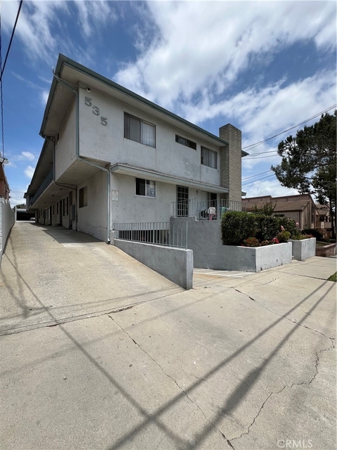 535 E Hazel Street - Photo 1