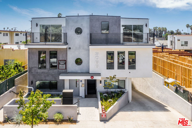 5066 Romaine Street - Photo 1