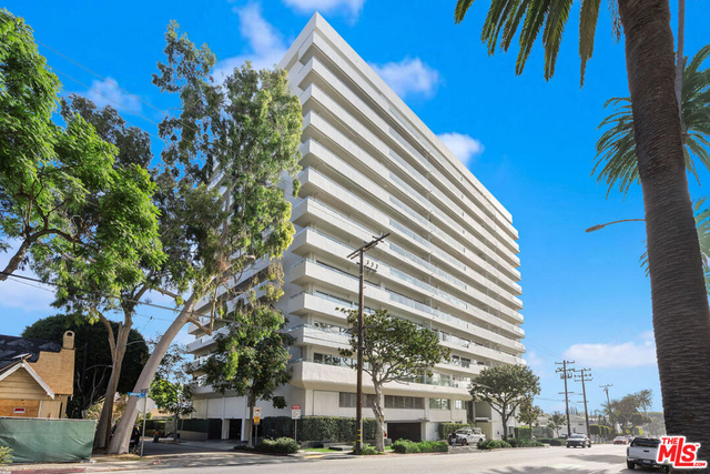 838 N Doheny Drive - Photo 1