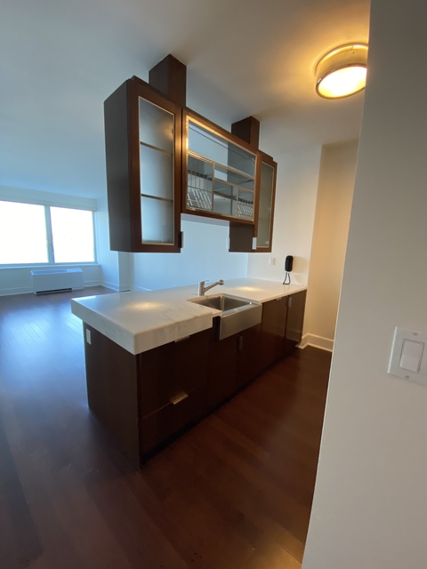60 Riverside Boulevard - Photo 1