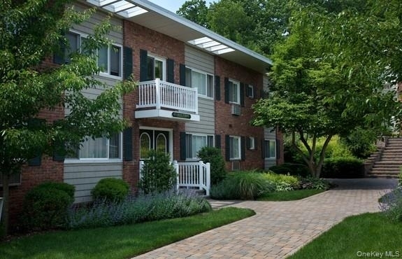 425 Main Street - Photo 1